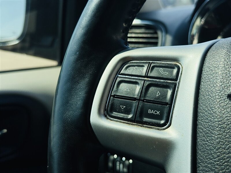 2014 Chrysler Town & Country Touring-L - Photo 13 - Lexington, NE 68850