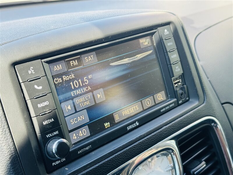 2014 Chrysler Town & Country Touring-L - Photo 19 - Lexington, NE 68850
