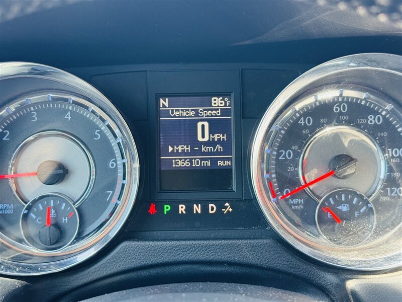 2014 Chrysler Town & Country Touring-L - Photo 15 - Lexington, NE 68850