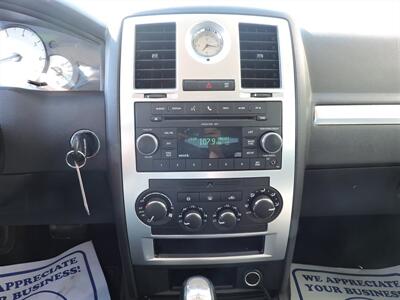 2010 Chrysler 300 Series Touring - Photo 17 - Lexington, NE 68850