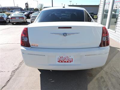 2010 Chrysler 300 Series Touring - Photo 6 - Lexington, NE 68850