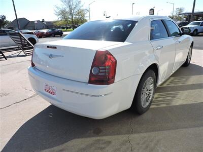 2010 Chrysler 300 Series Touring - Photo 5 - Lexington, NE 68850