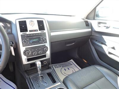 2010 Chrysler 300 Series Touring - Photo 14 - Lexington, NE 68850
