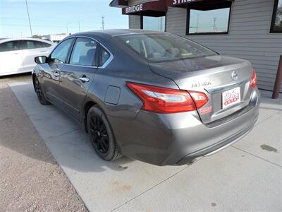 2017 Nissan Altima 2.5   - Photo 7 - Lexington, NE 68850