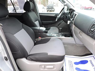 2006 Toyota 4Runner SR5   - Photo 10 - Lexington, NE 68850