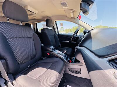 2017 Dodge Journey SXT - Photo 9 - Lexington, NE 68850