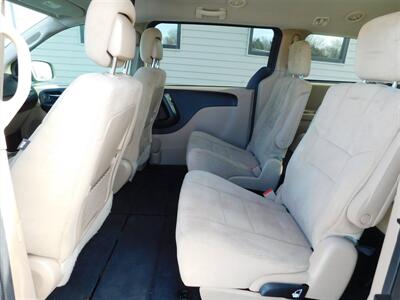2014 Dodge Grand Caravan SXT - Photo 10 - Lexington, NE 68850