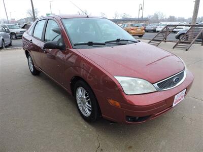 2005 Ford Focus ZX4 S   - Photo 4 - Grand Island, NE 68801