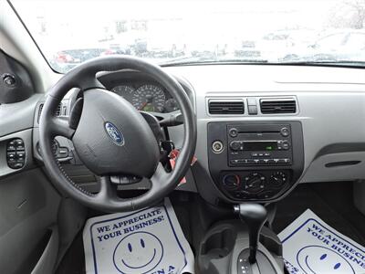 2005 Ford Focus ZX4 S   - Photo 12 - Grand Island, NE 68801