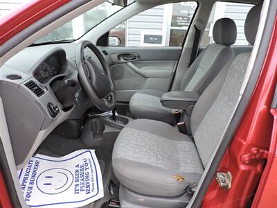 2005 Ford Focus ZX4 S   - Photo 9 - Grand Island, NE 68801