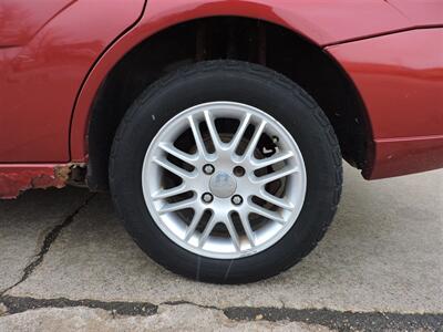 2005 Ford Focus ZX4 S   - Photo 8 - Grand Island, NE 68801