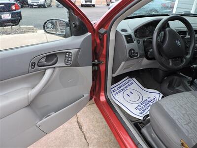 2005 Ford Focus ZX4 S   - Photo 14 - Grand Island, NE 68801