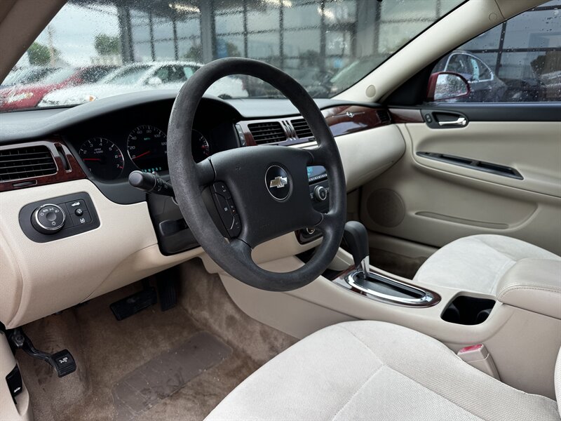 2009 Chevrolet Impala LT - Photo 9 - Lexington, NE 68850