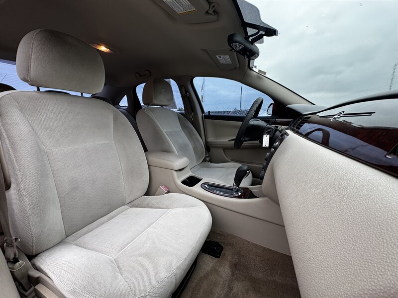 2009 Chevrolet Impala LT - Photo 10 - Lexington, NE 68850
