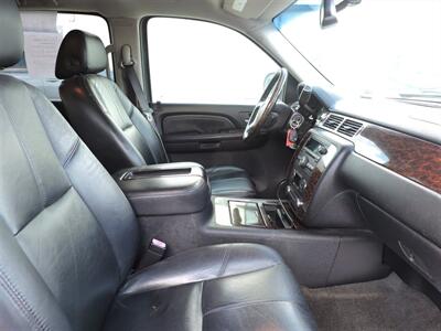2007 GMC Yukon Denali   - Photo 15 - Kearney, NE 68847