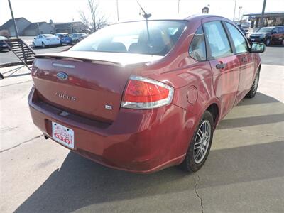 2011 Ford Focus SE   - Photo 5 - Grand Island, NE 68801