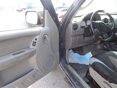 2004 Jeep Liberty Sport   - Photo 15 - North Platte, NE 69101