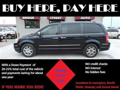 2010 Chrysler Town & Country Limited   - Photo 1 - Lexington, NE 68850