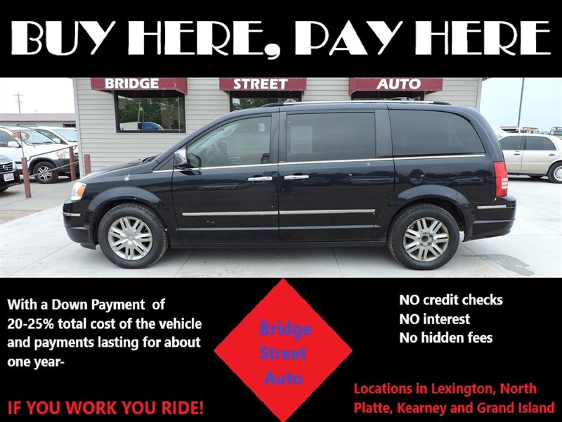2010 Chrysler Town & Country Limited  