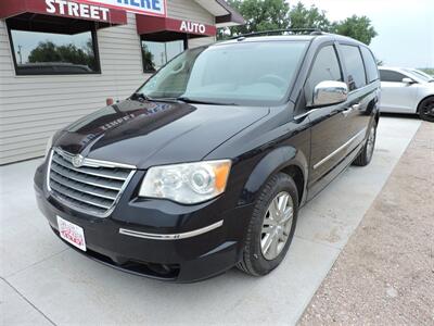 2010 Chrysler Town & Country Limited   - Photo 2 - Lexington, NE 68850