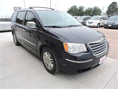 2010 Chrysler Town & Country Limited   - Photo 4 - Lexington, NE 68850