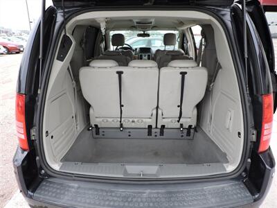 2010 Chrysler Town & Country Limited   - Photo 12 - Lexington, NE 68850