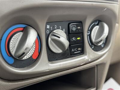 2002 Nissan Sentra GXE   - Photo 12 - North Platte, NE 69101