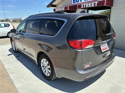 2018 Chrysler Pacifica Touring Plus   - Photo 5 - Lexington, NE 68850