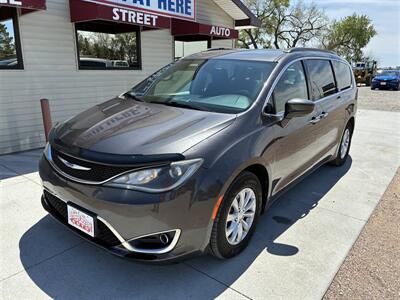 2018 Chrysler Pacifica Touring Plus   - Photo 2 - Lexington, NE 68850
