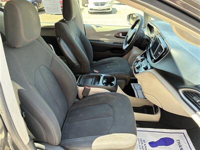 2018 Chrysler Pacifica Touring Plus   - Photo 11 - Lexington, NE 68850