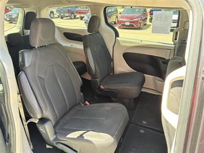 2018 Chrysler Pacifica Touring Plus   - Photo 12 - Lexington, NE 68850