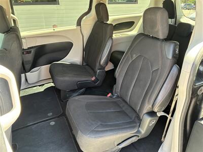 2018 Chrysler Pacifica Touring Plus   - Photo 8 - Lexington, NE 68850
