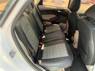 2014 Ford Focus SE   - Photo 10 - Lexington, NE 68850