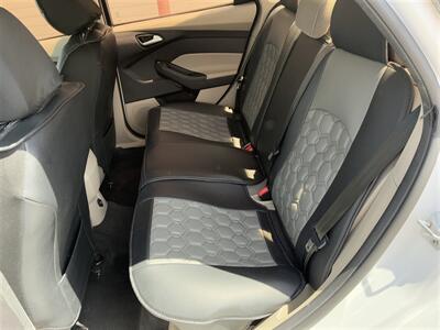 2014 Ford Focus SE   - Photo 8 - Lexington, NE 68850