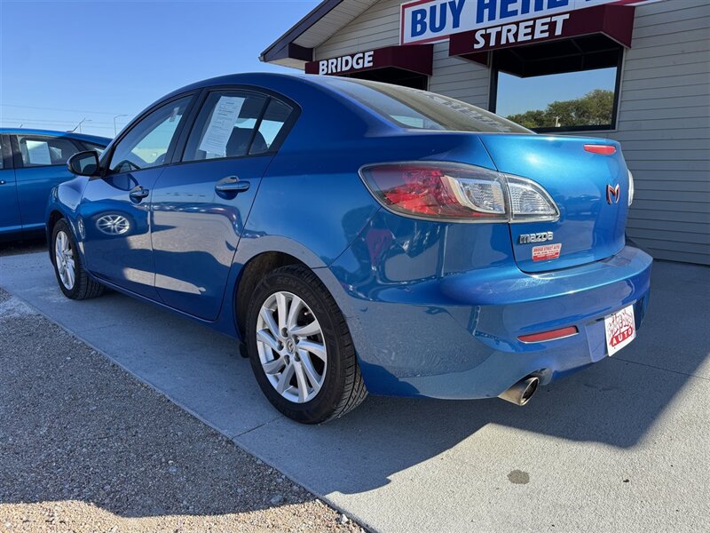 2012 Mazda Mazda3 i Touring - Photo 6 - Lexington, NE 68850