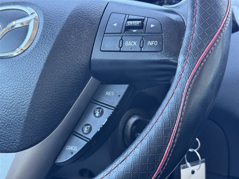 2012 Mazda Mazda3 i Touring - Photo 12 - Lexington, NE 68850