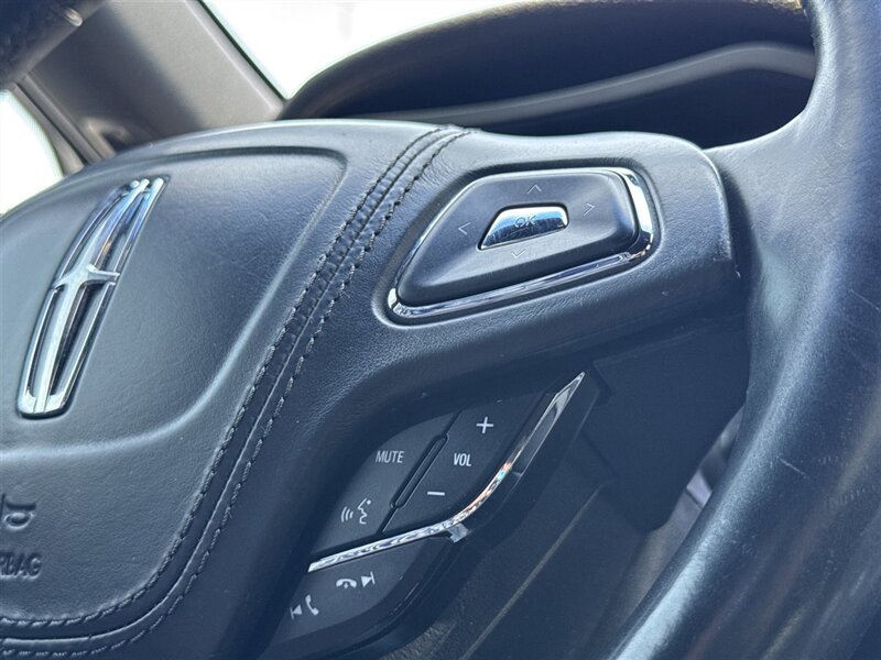 2017 Lincoln MKZ/Zephyr Reserve - Photo 12 - Lexington, NE 68850