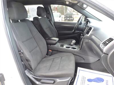 2020 Jeep Grand Cherokee Laredo   - Photo 10 - Lexington, NE 68850