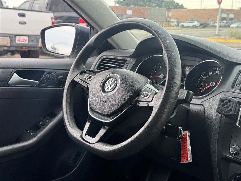 2016 Volkswagen Jetta 1.4T S - Photo 3 - North Platte, NE 69101