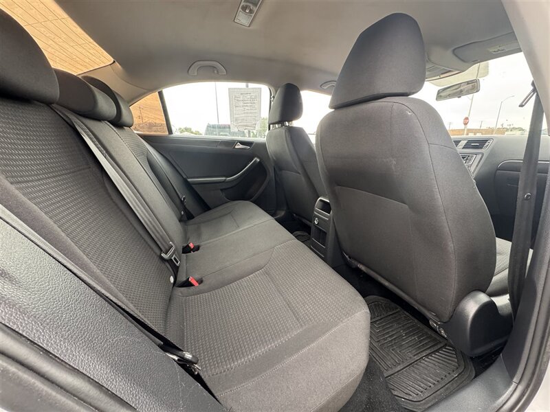 2016 Volkswagen Jetta 1.4T S - Photo 9 - North Platte, NE 69101