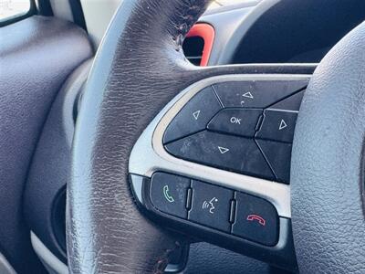 2015 Jeep Renegade Limited - Photo 12 - Lexington, NE 68850