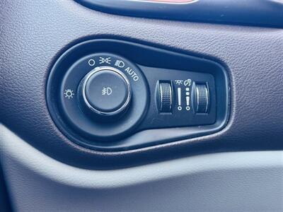 2015 Jeep Renegade Limited - Photo 15 - Lexington, NE 68850