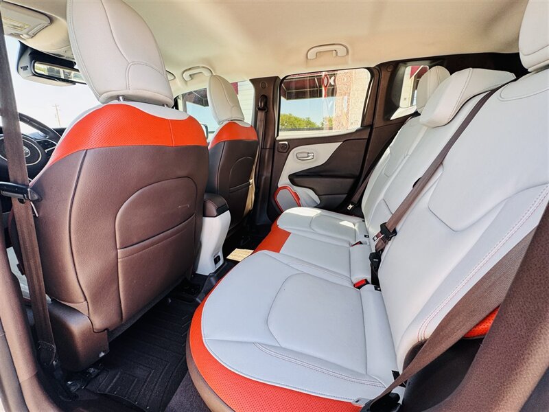 2015 Jeep Renegade Limited - Photo 9 - Lexington, NE 68850
