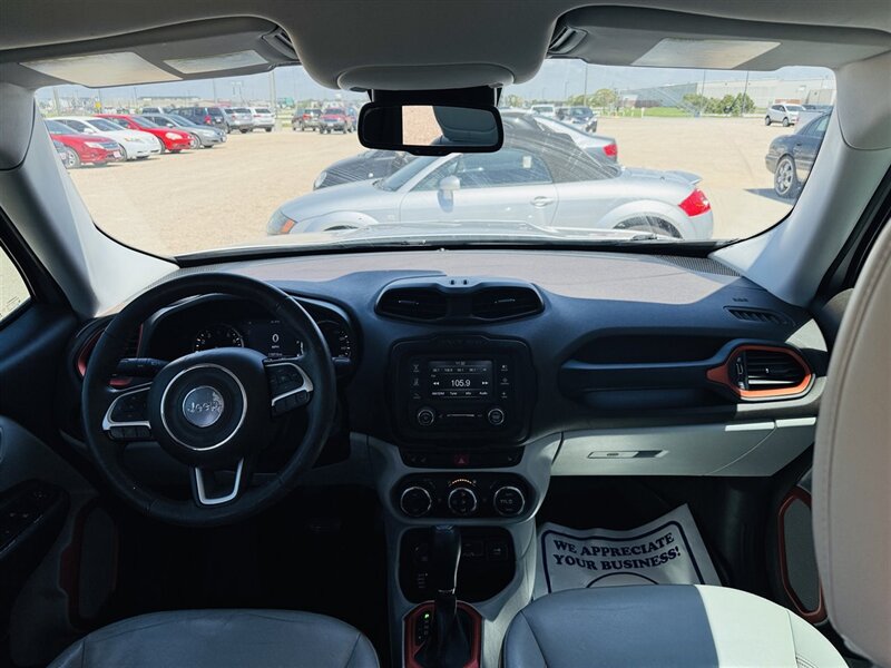 2015 Jeep Renegade Limited - Photo 10 - Lexington, NE 68850