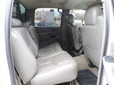 2005 GMC Sierra 1500 SLE   - Photo 11 - Lexington, NE 68850