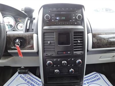 2012 Dodge Grand Caravan SXT   - Photo 19 - North Platte, NE 69101