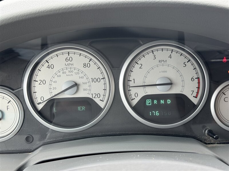 2009 Chrysler Town & Country Touring - Photo 12 - Lexington, NE 68850