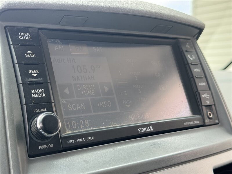 2009 Chrysler Town & Country Touring - Photo 14 - Lexington, NE 68850