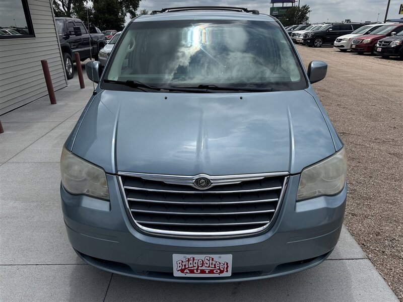 2009 Chrysler Town & Country Touring - Photo 4 - Lexington, NE 68850