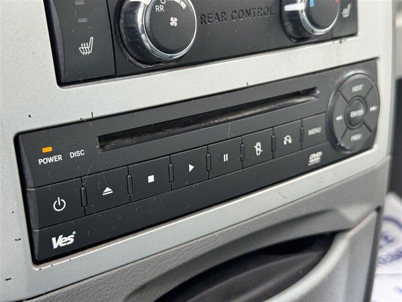 2009 Chrysler Town & Country Touring - Photo 16 - Lexington, NE 68850